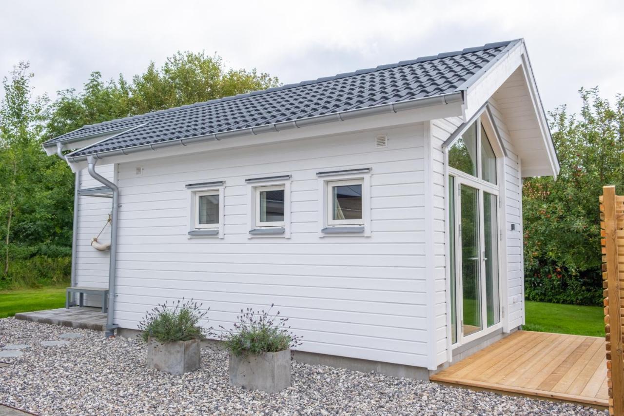 Malevik Tiny House Apartment Kullavik Exterior photo